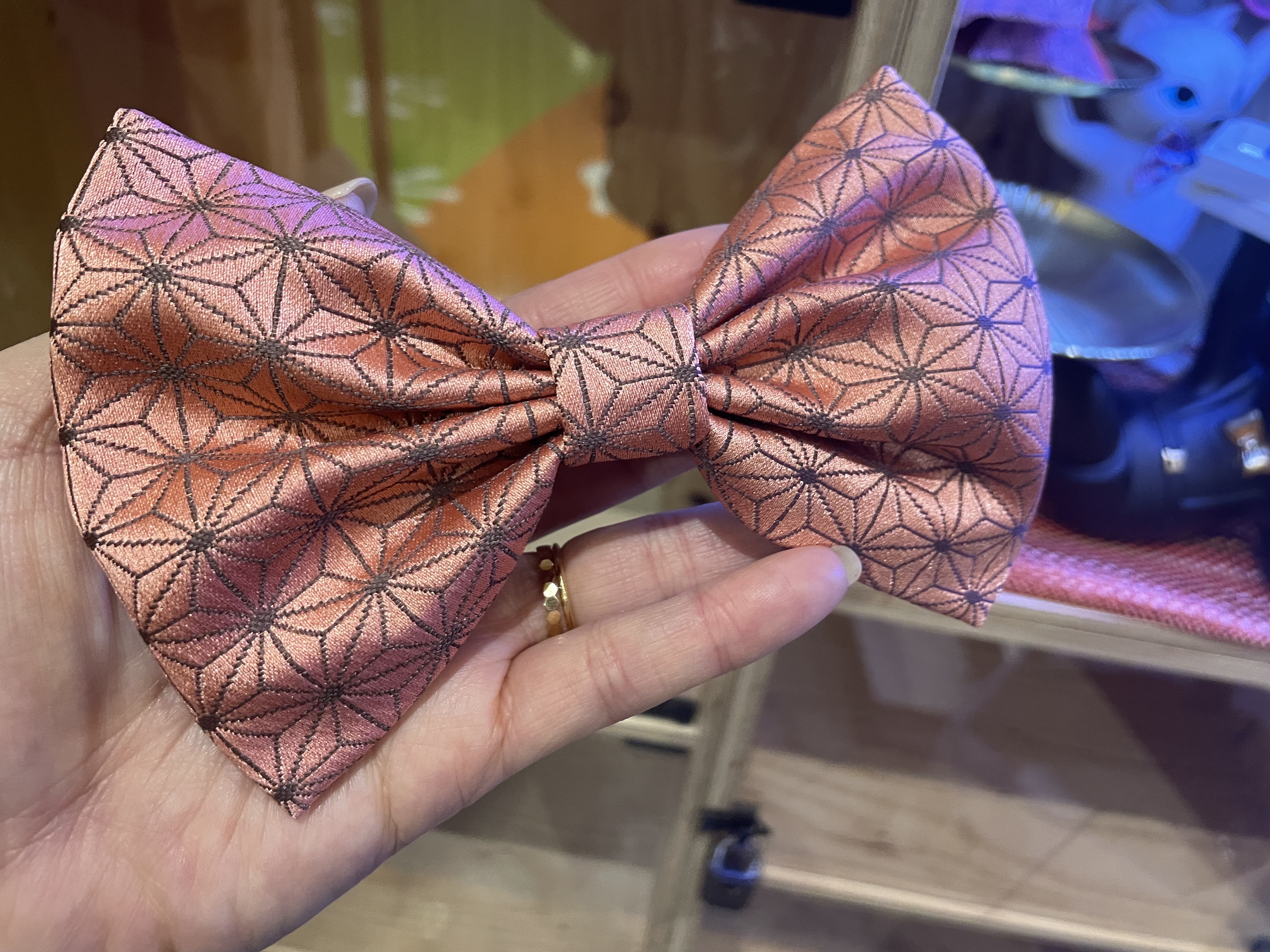 ピンク麻の葉柄《髪飾り》バレッタ