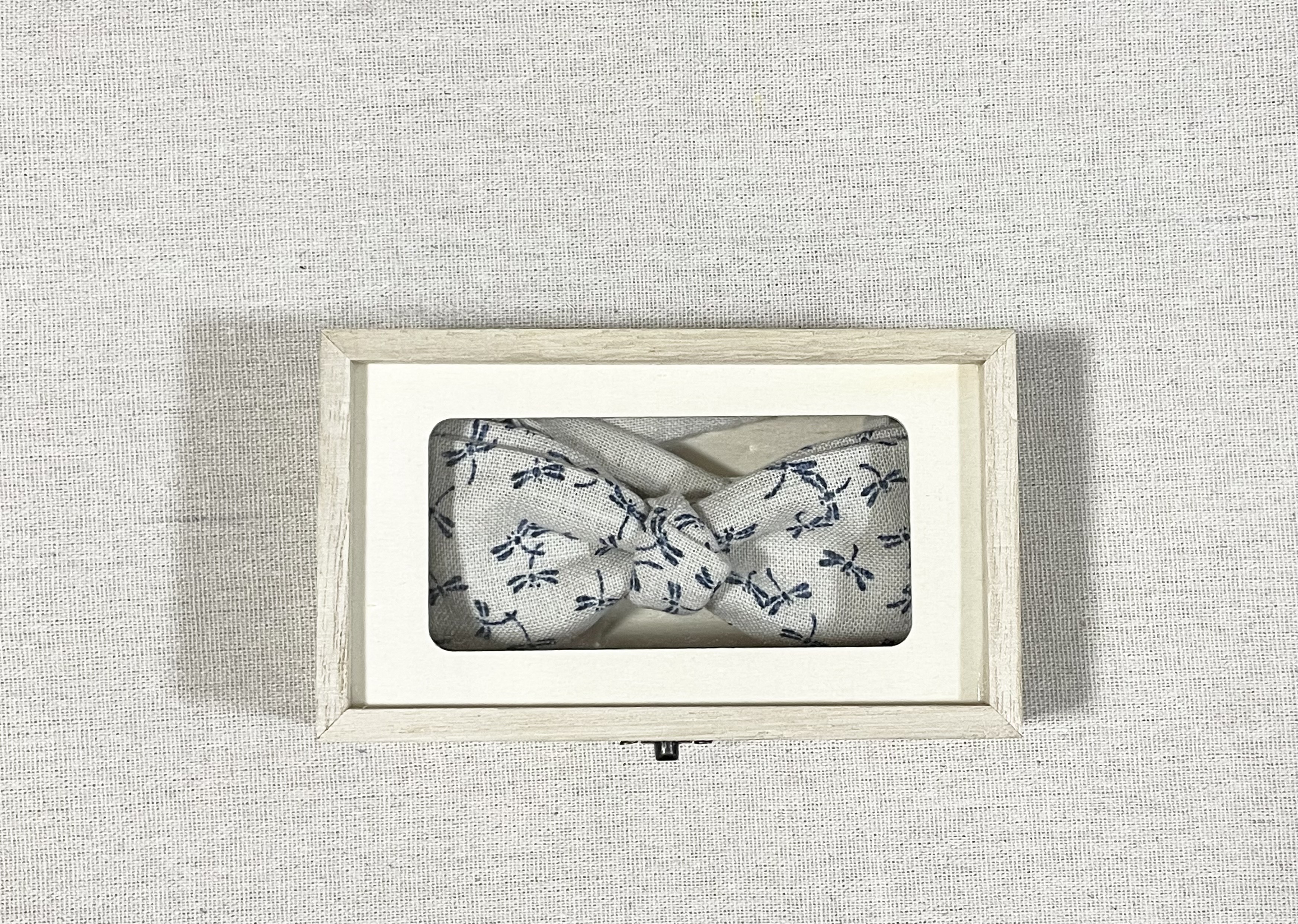 和柄蝶ネクタイ【トンボ柄】《白》