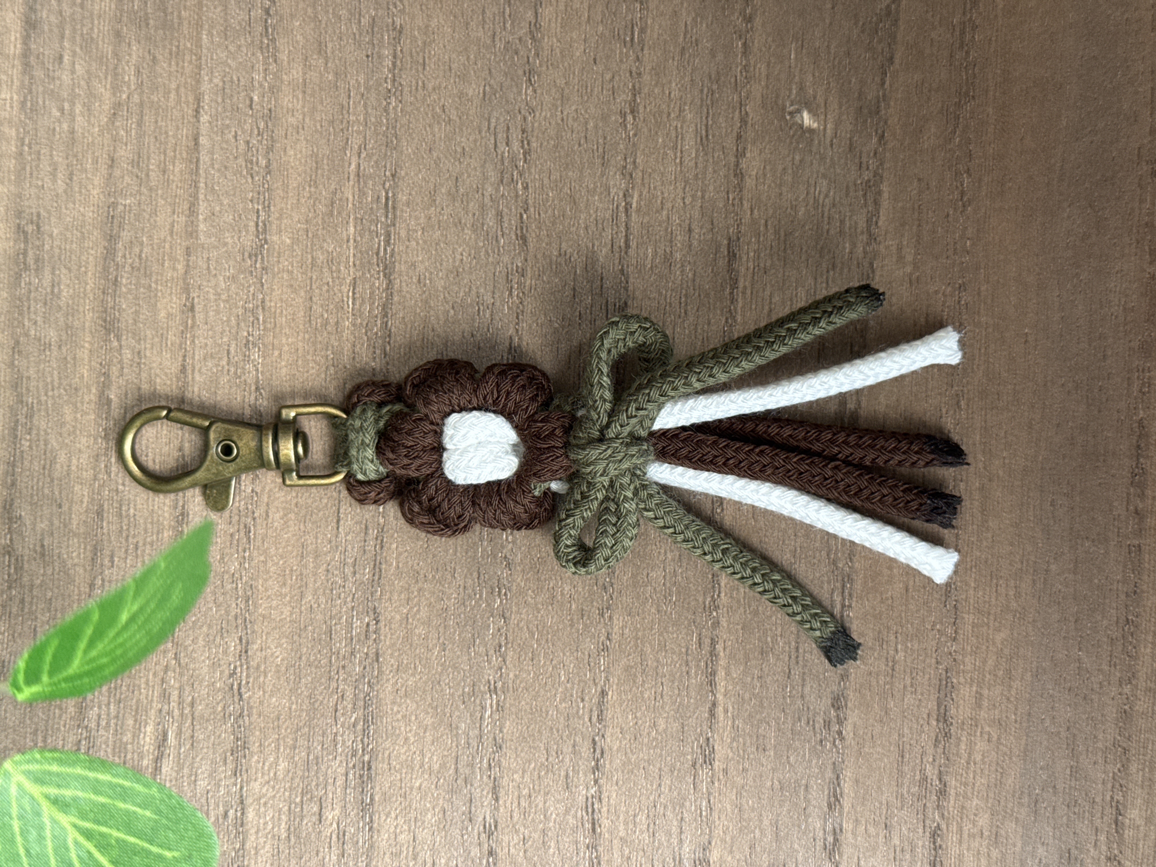 お花ストラップ （ブラウン×カーキ）