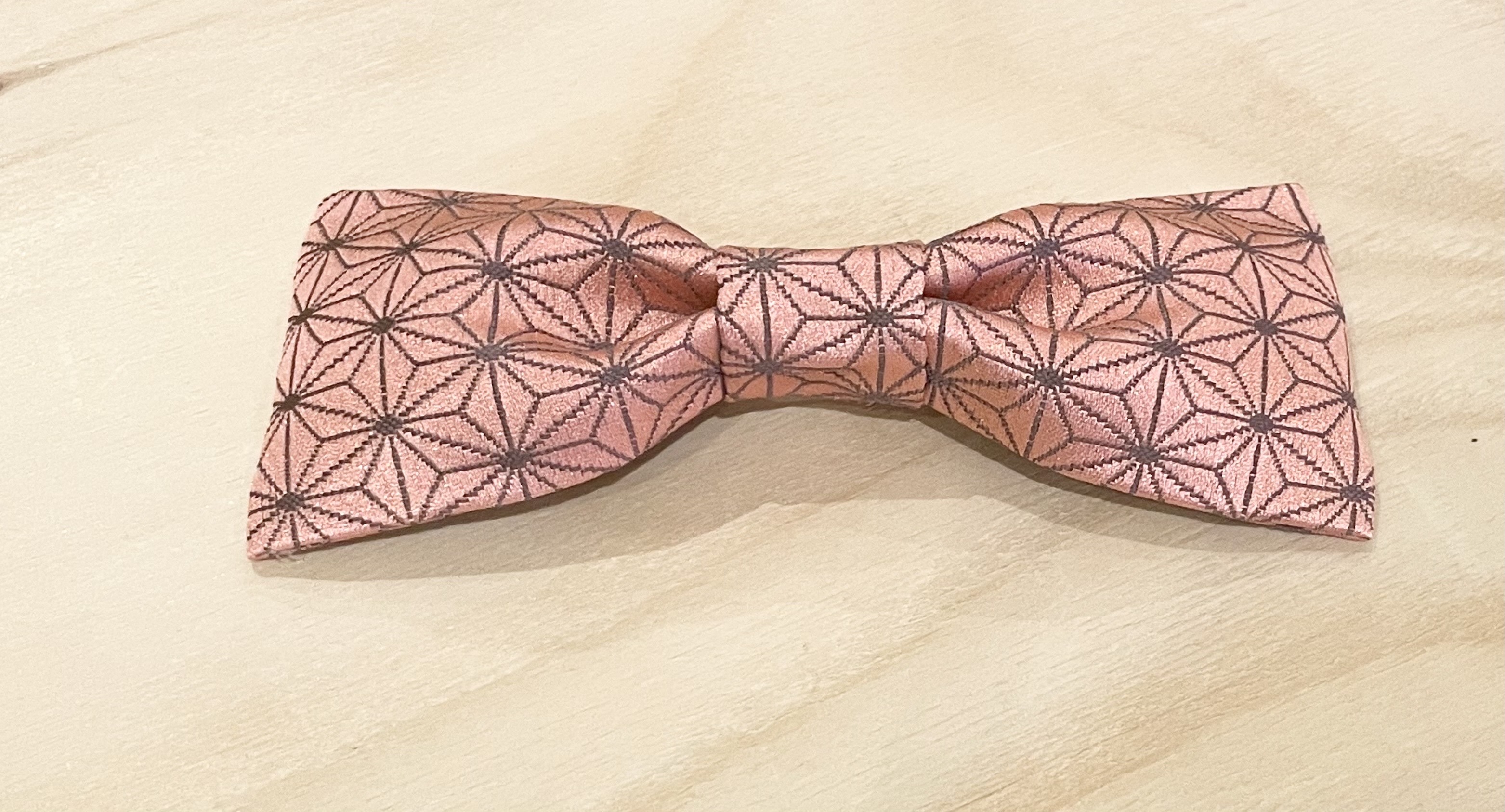 ピンク麻の葉柄《髪飾り》クリップ