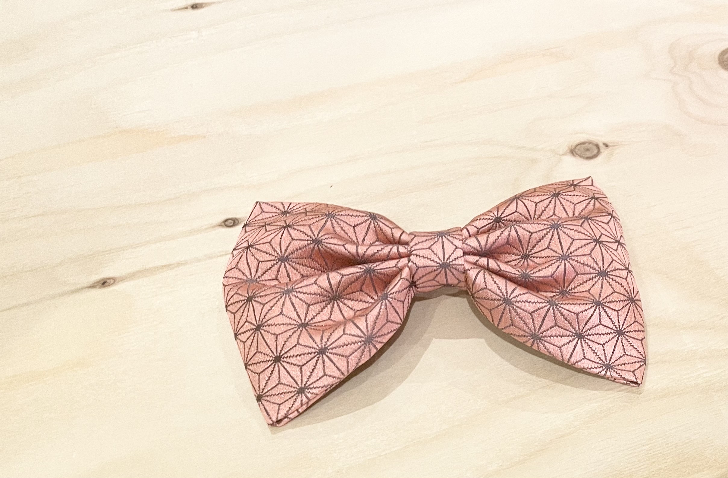 ピンク麻の葉柄《ブローチ》